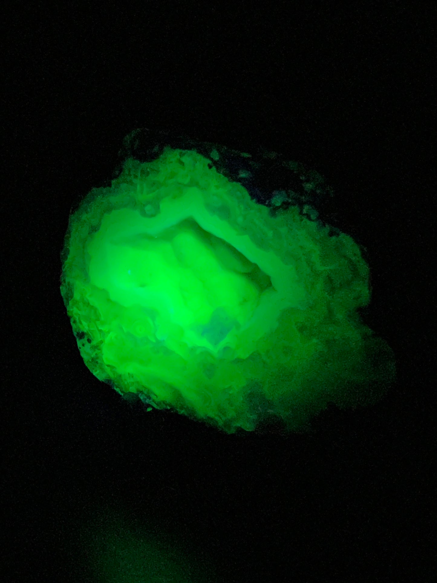 Trancas Geode Specimen From Mexico. A Beautiful Half Geode With Stunning Sugar Druzy. Gorgeous Shortwave UV Reaction!