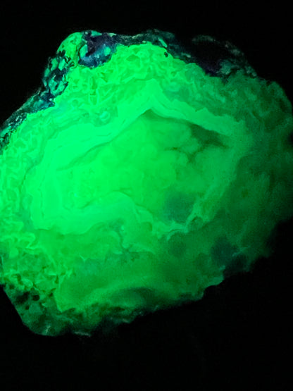 Trancas Geode Specimen From Mexico. A Beautiful Half Geode With Stunning Sugar Druzy. Gorgeous Shortwave UV Reaction!
