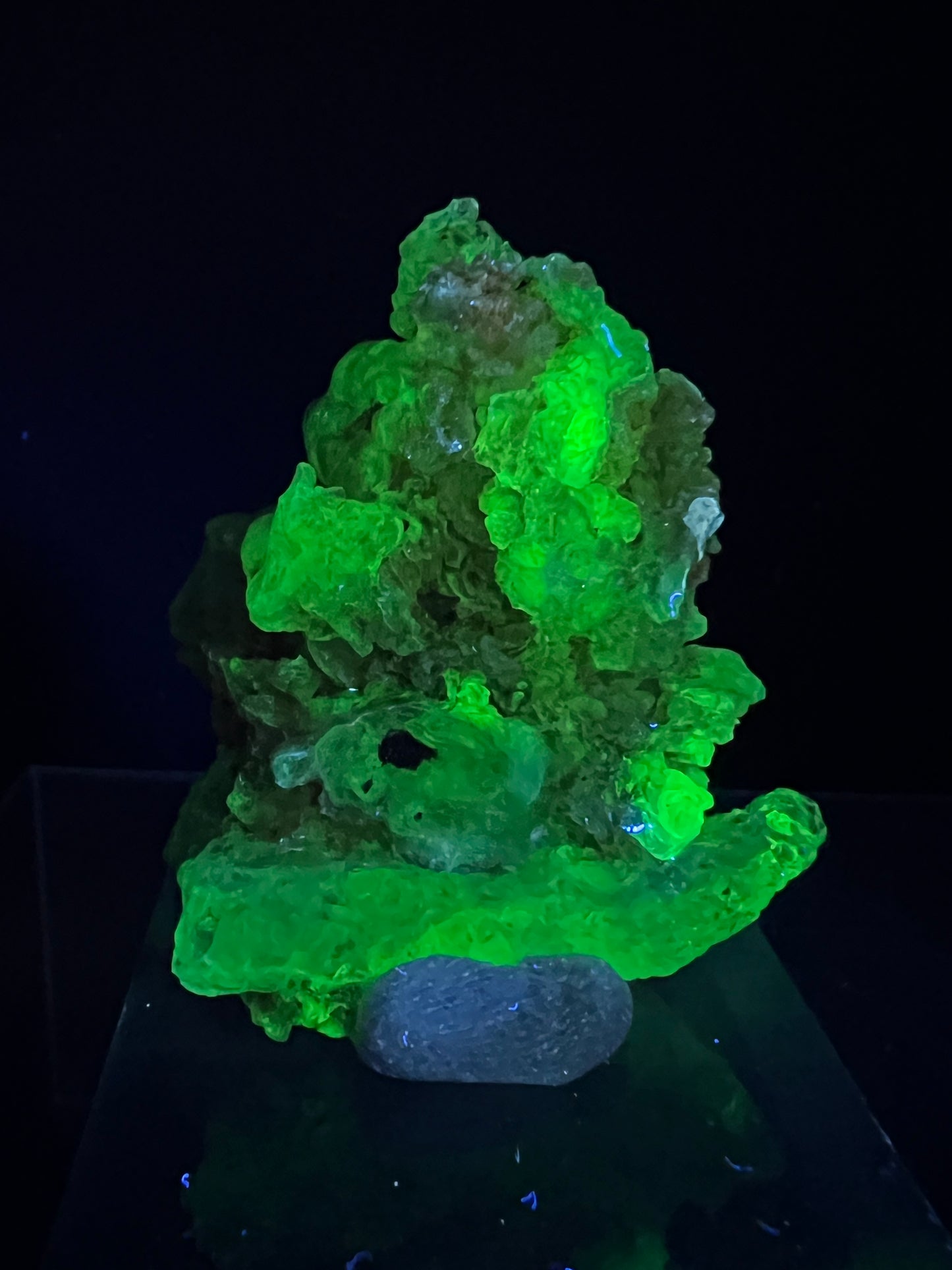 Hyalite Opal Specimen. Gorgeous UV Reactive Display Crystal From Mexico. Stunning Colors And Botryoidal Crystals.